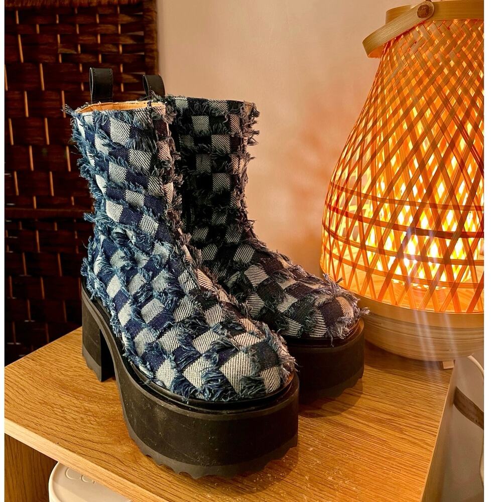 John Fluevog Twirl Denim Checkerboard Patchwork Vegan Platform Boots in Sz W 11 - Picture 4 of 7